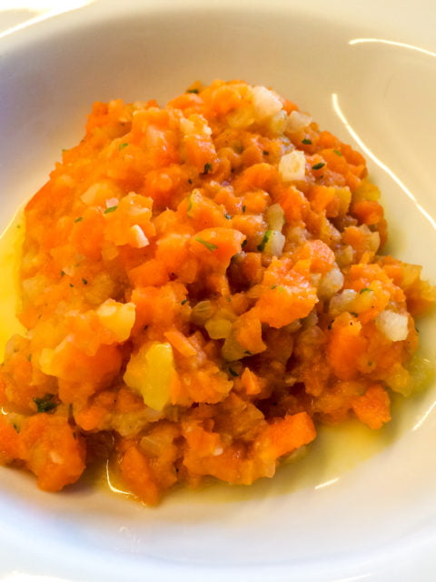 Möhreneintopf mit Möhren, Kohlrabi, Kartoffeln und Sellerie