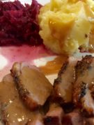 Ente mit Rotkohl und Kartoffelpüree